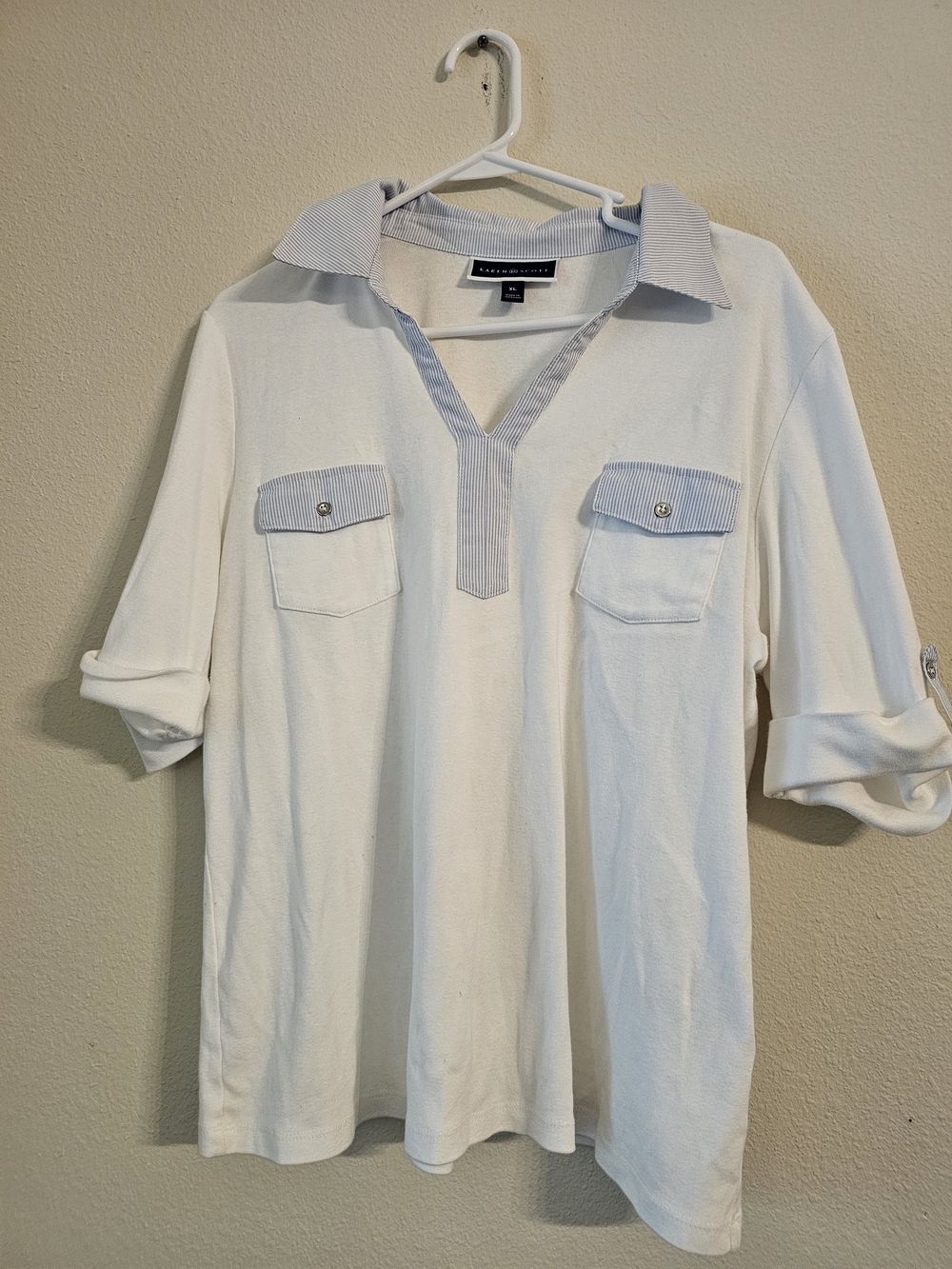 Karen Scott White Knit Polo with Blue-Trim Collar and Pockets